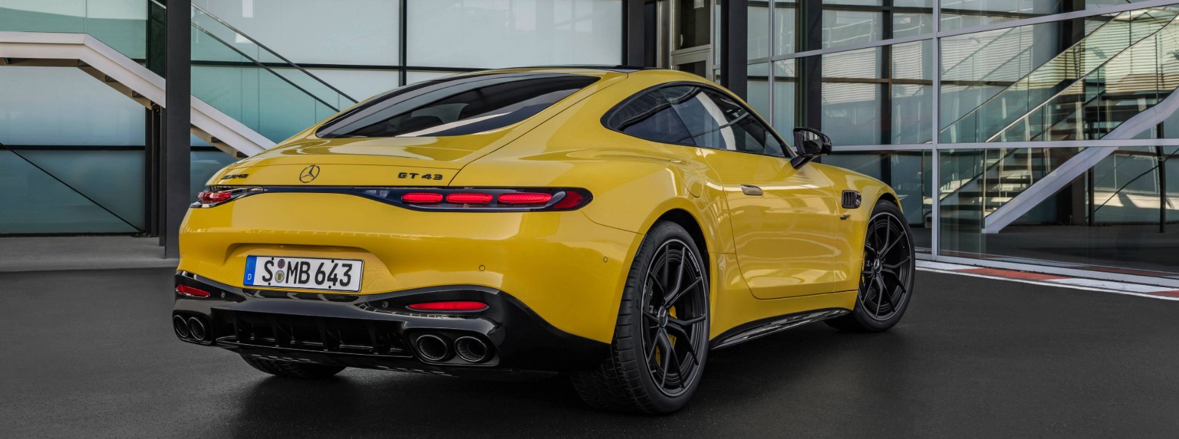 Mercedes-AMG GT 43 Coupé · Photograph 3